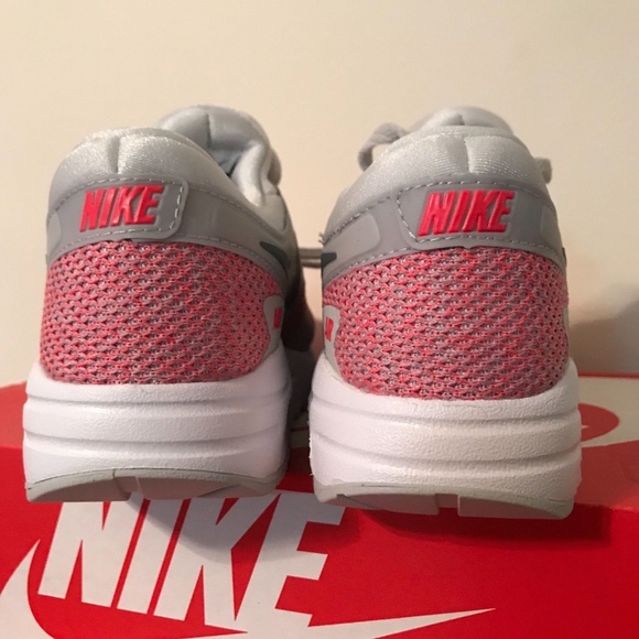 🆕Women's/Girls Nike Air Max Zero SE -Size 7y/8.5w - Picture 4 of 8